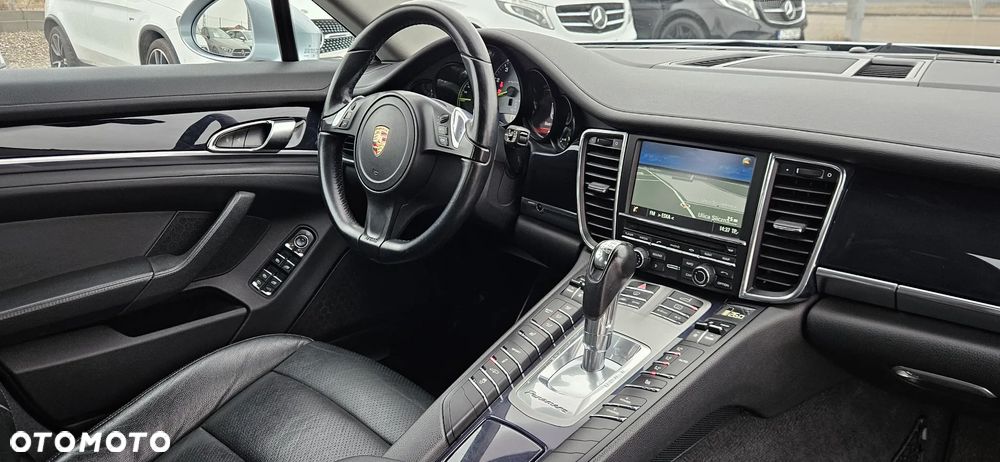 Porsche Panamera - 17