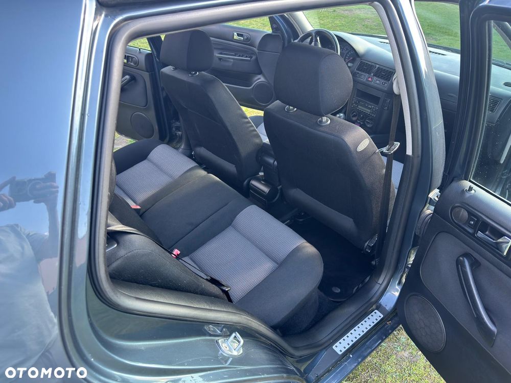 Volkswagen Golf - 11