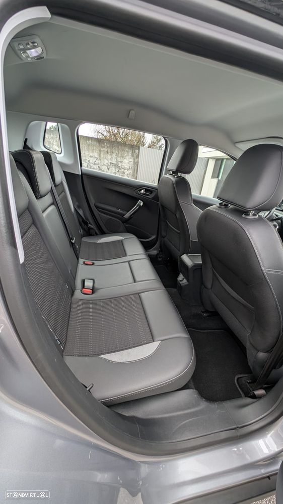 Peugeot 2008 1.2 PureTech Style - 13