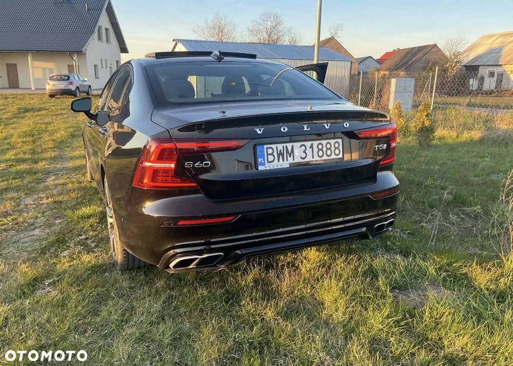 Volvo S60 T5 AWD R-Design - 10