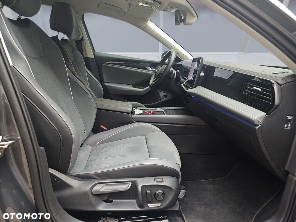 Volkswagen Passat - 11