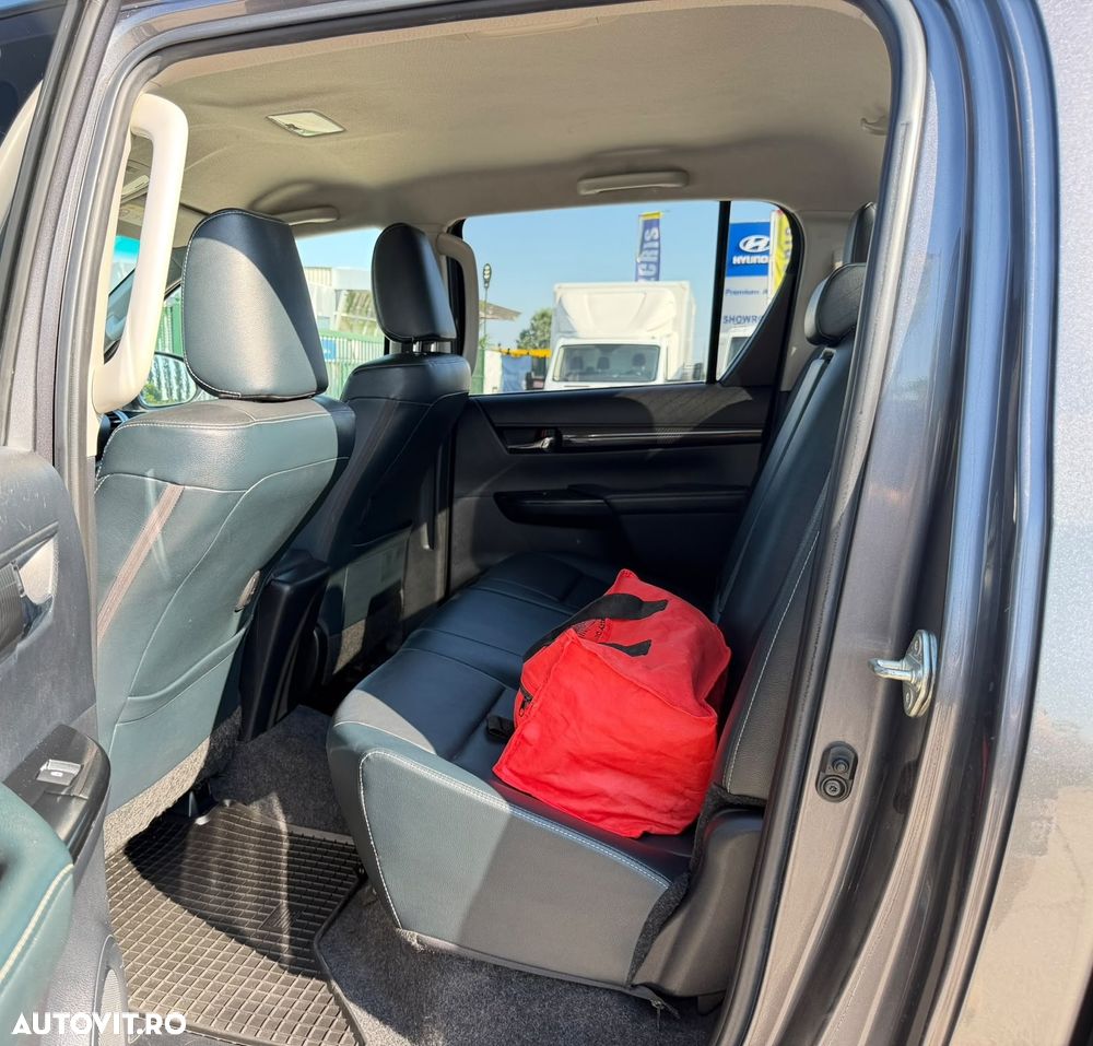 Toyota Hilux 2.8D 204CP 4x4 Double Cab AT Executive - 24