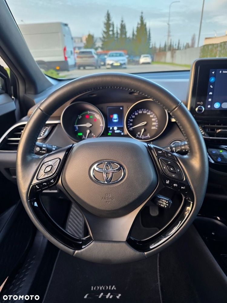 Toyota C-HR 2.0 Hybrid Executive - 18