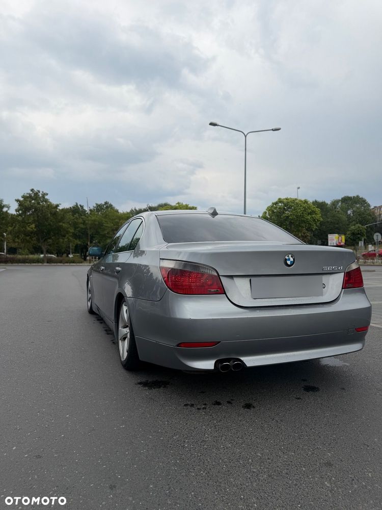 BMW Seria 5 525d - 18
