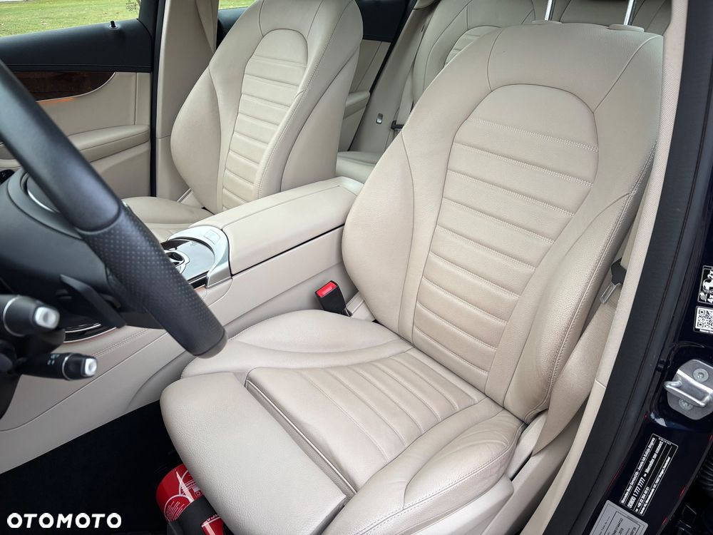 Mercedes-Benz GLC - 36