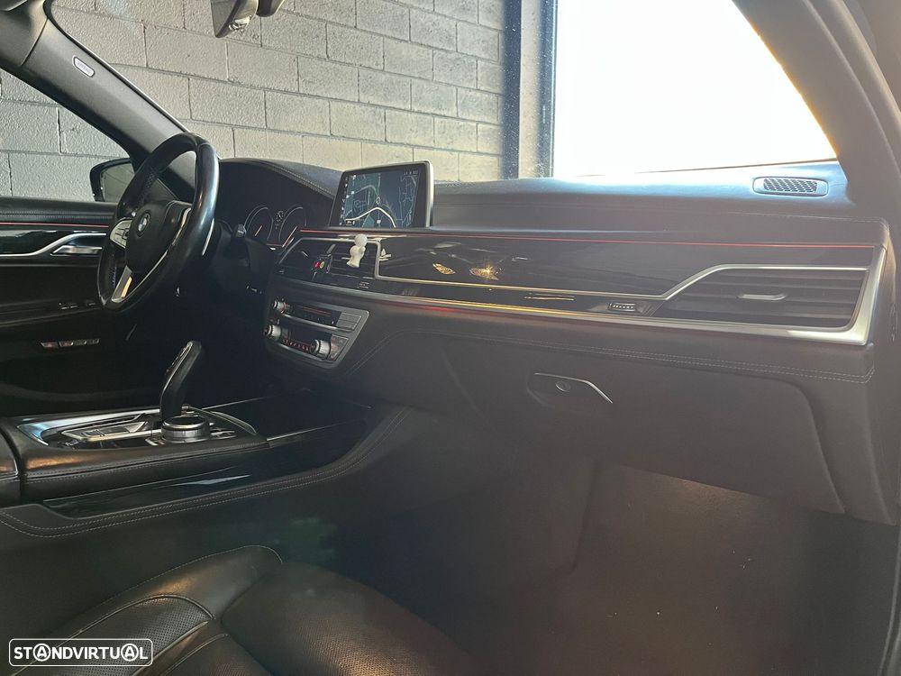 BMW 730 d Pack M - 34