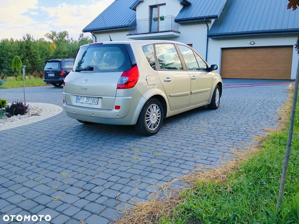 Renault Scenic - 24