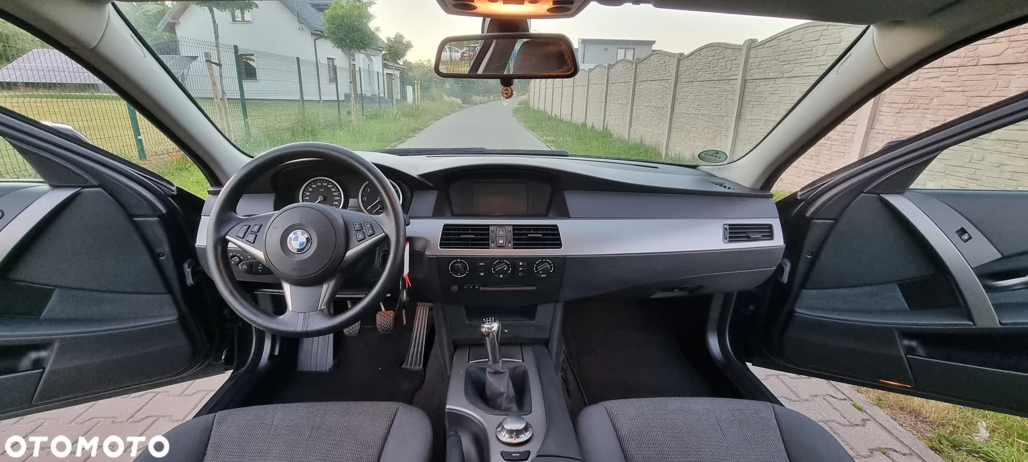 BMW Seria 5 525i - 14