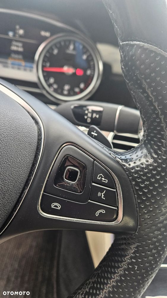 Mercedes-Benz Klasa E 220 d 9G-TRONIC - 29