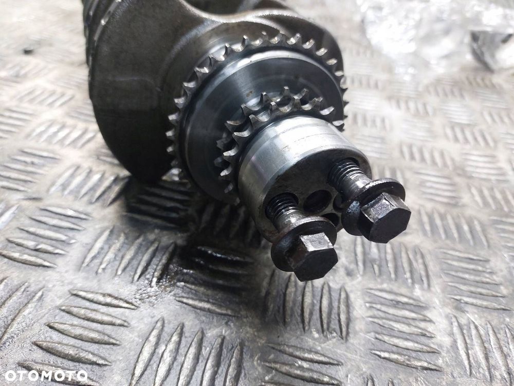 WAŁ KORBOWY FORD TRANSIT V VI MK5 MK6 2.4 TDCI H9FA - 9