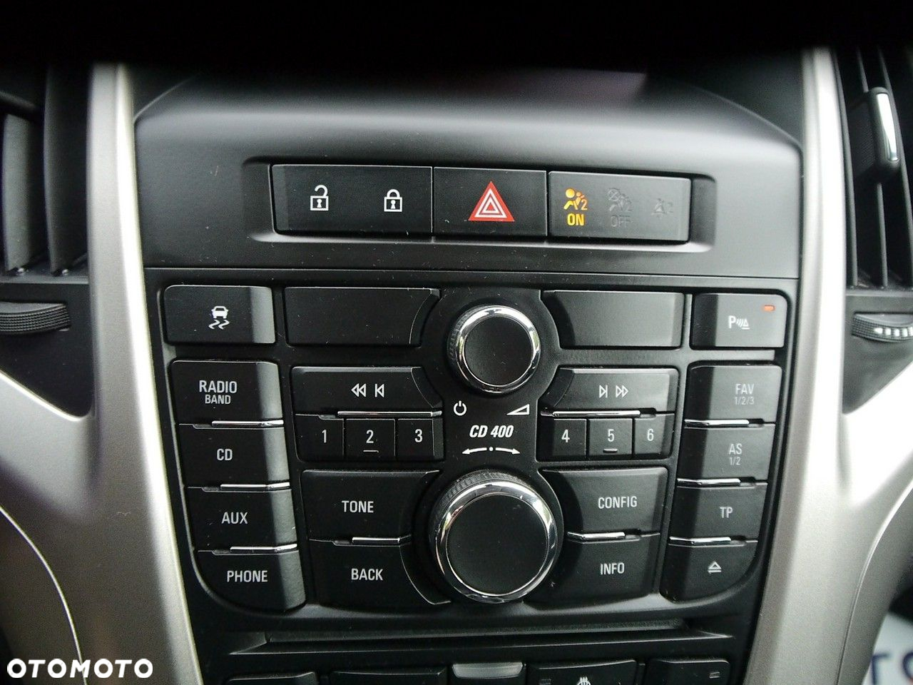 Opel Astra IV 1.4 T Cosmo - 17