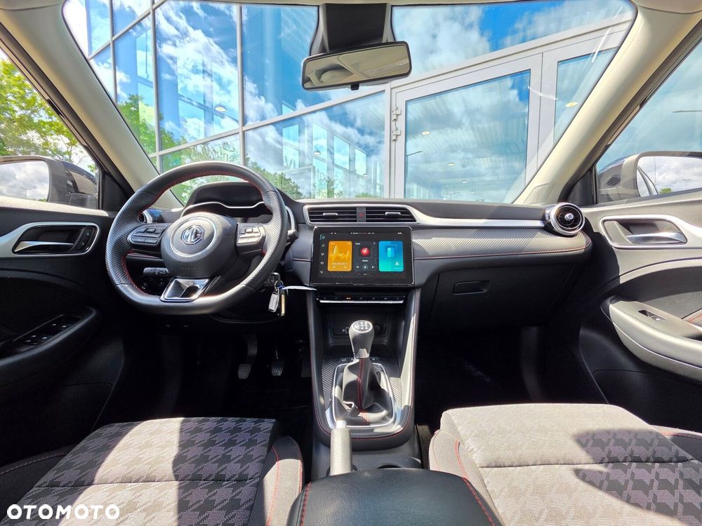 MG ZS - 17