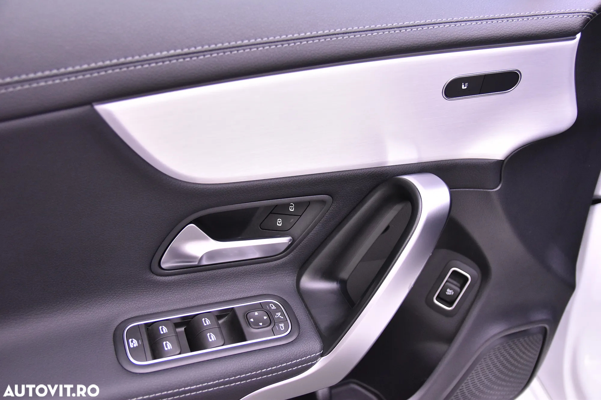 Mercedes-Benz CLA 220 MHEV 4MATIC Coupe - 14