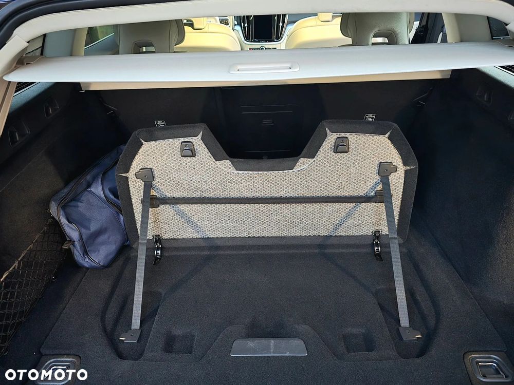 Volvo V60 B4 D Momentum Pro - 13
