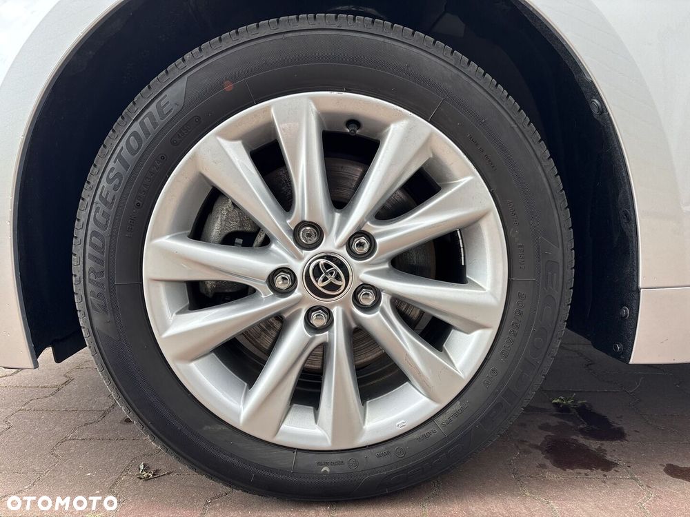 Toyota Corolla 2.0 Hybrid Comfort - 24