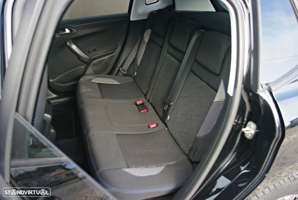 Peugeot 2008 1.2 PureTech Style - 21