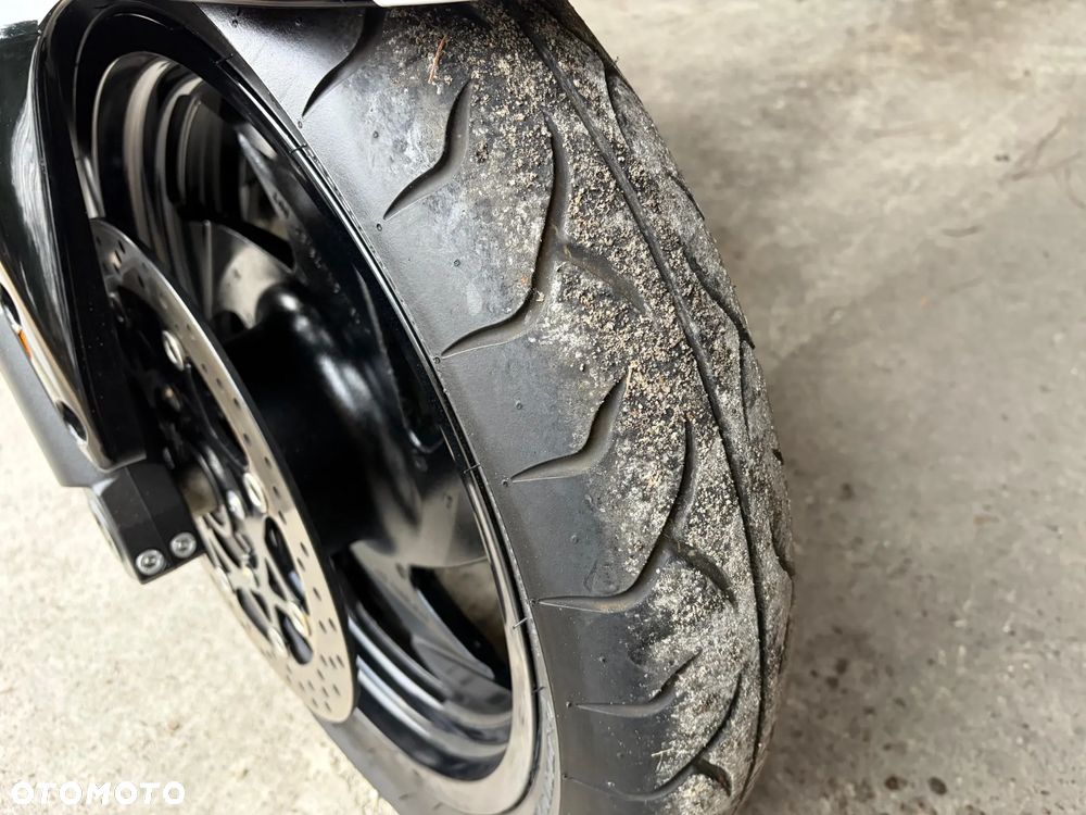 Suzuki Intruder - 25