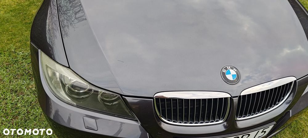 BMW Seria 3 330i - 32