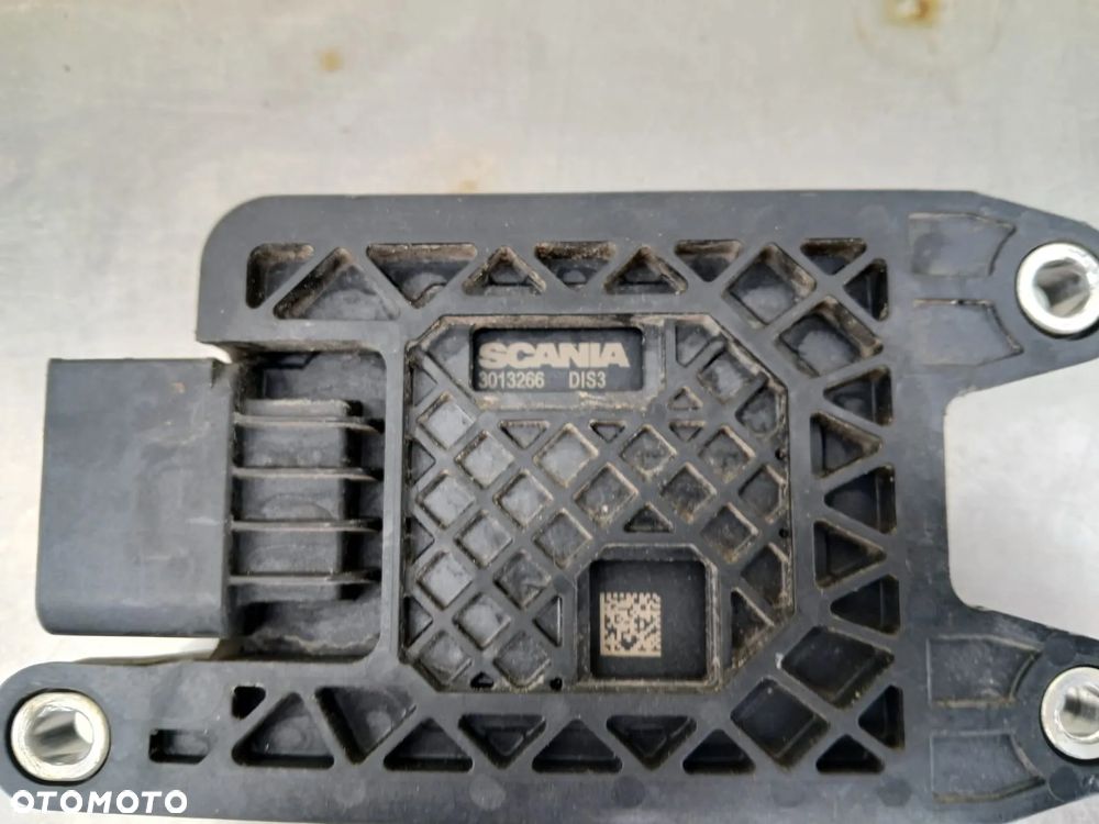 CZUJNIK RADAR ODLEGŁOŚCI SCANIA ECU DIS 3013266 3113650 - 2