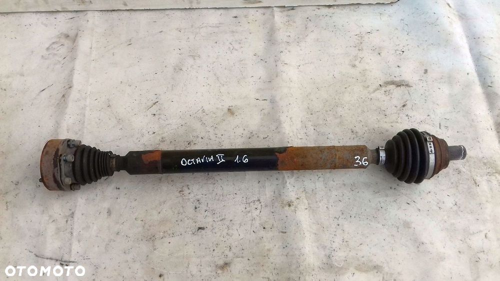PÓŁOŚ PRAWA DŁUGA SKODA OCTAVIA II 2 1.6 8V 04- - 1
