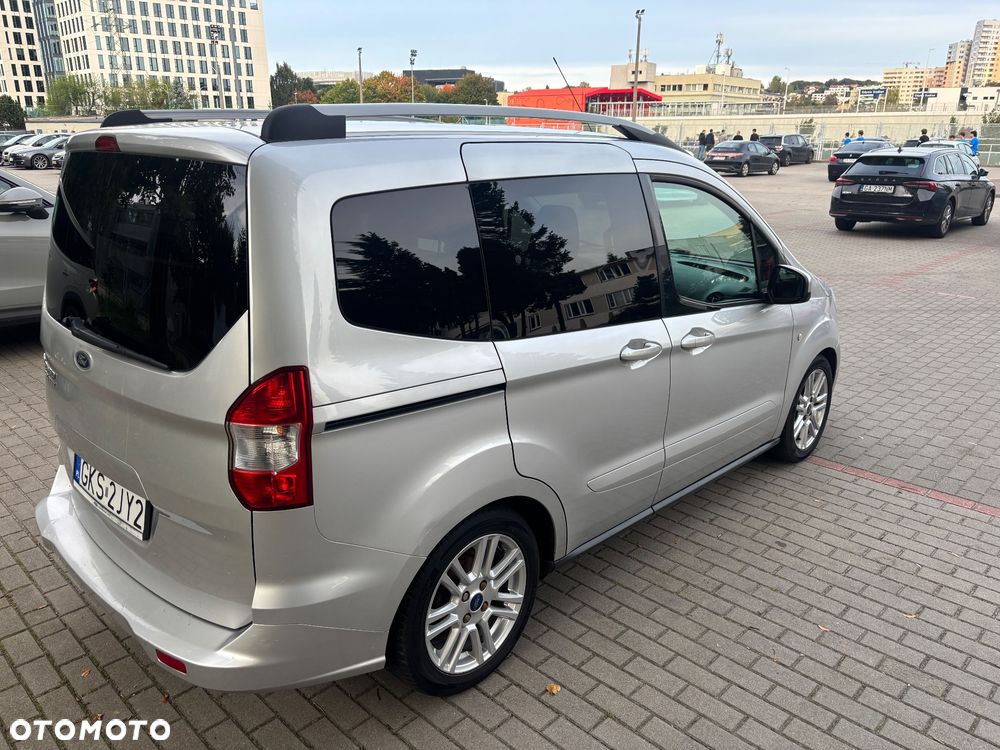 Ford Tourneo Courier 1.5 TDCi Titanium - 5