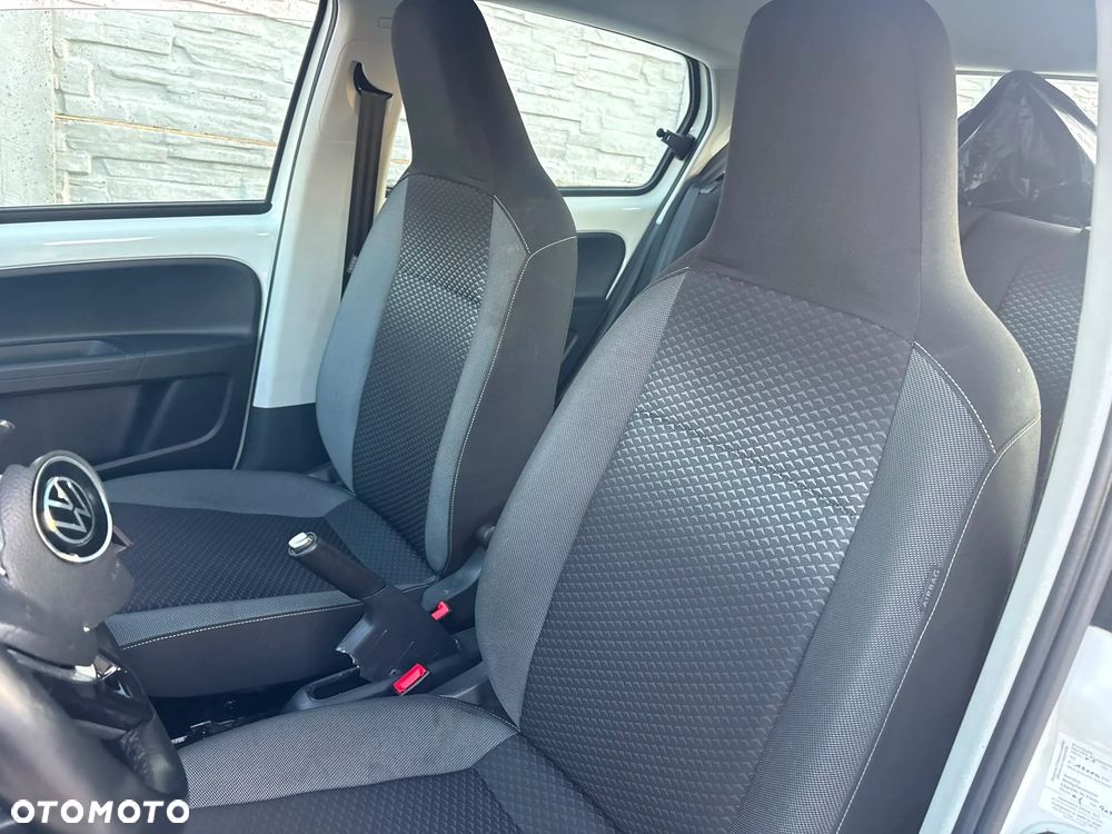 Volkswagen up! Active - 11