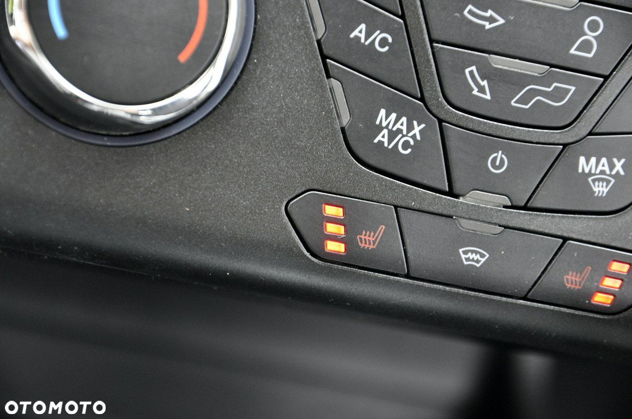 Ford Mondeo - 36