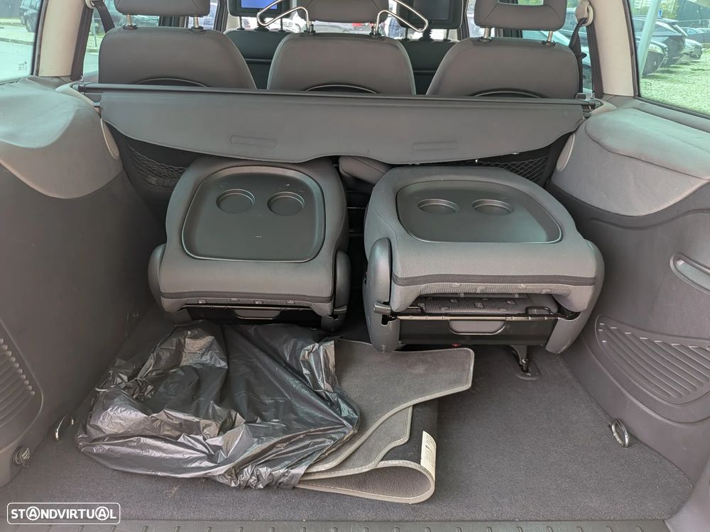 VW Sharan 2.0 TDI Freestyle - 16