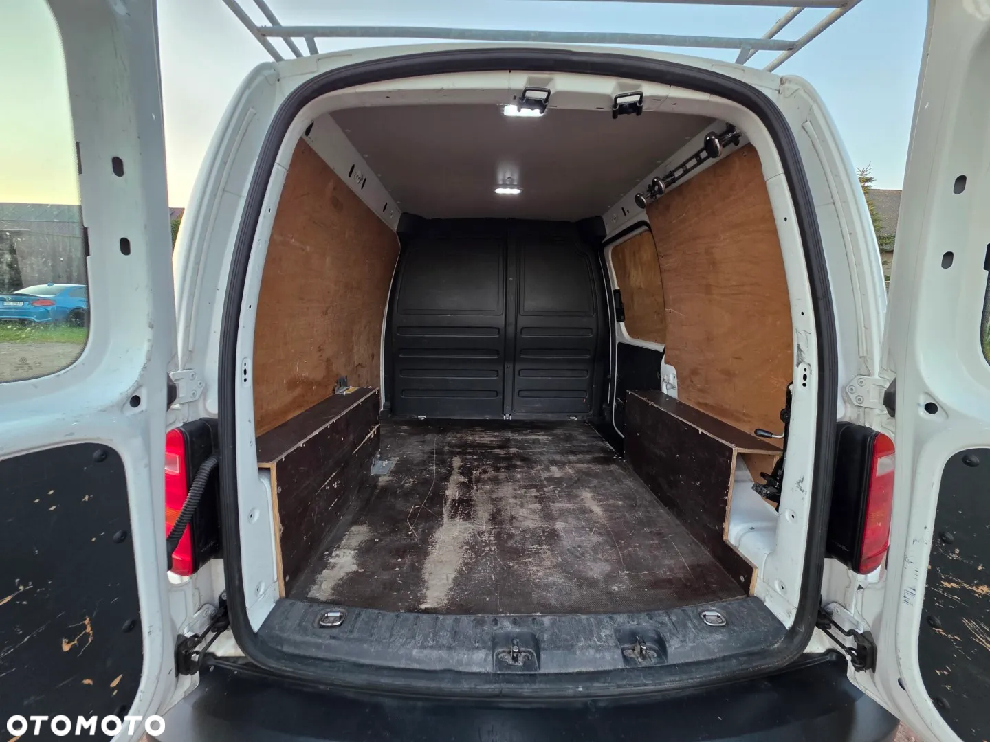 Volkswagen Caddy - 9