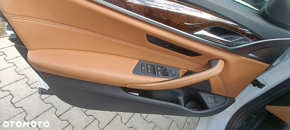 BMW Seria 5 540i Sport Line sport - 14