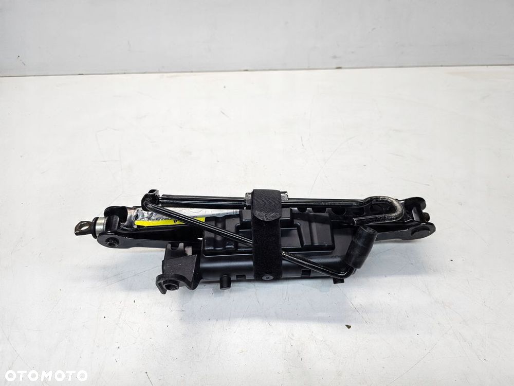LEWAREK MOCOWANIE UCHWYT LEWARKA AUDI A3 8V 8V3012635B 8V0011031A - 9