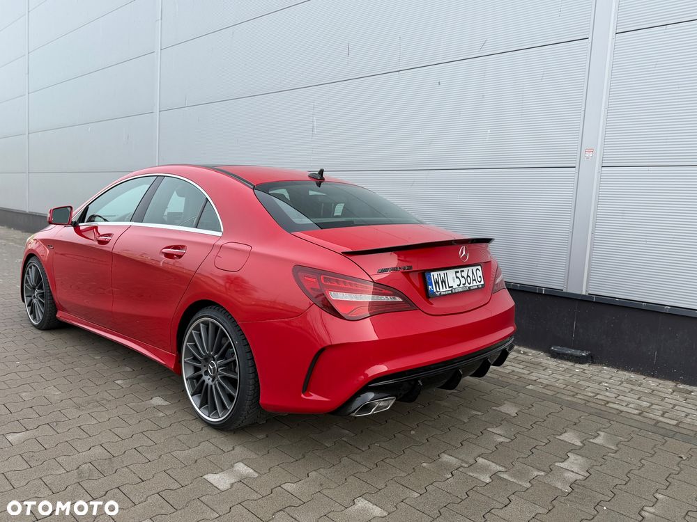 Mercedes-Benz CLA 250 4Matic 7G-DCT AMG Line - 3