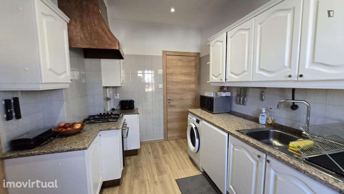 Quarto - localizado em Lumiar Lisbon - Grande imagem: 4/13