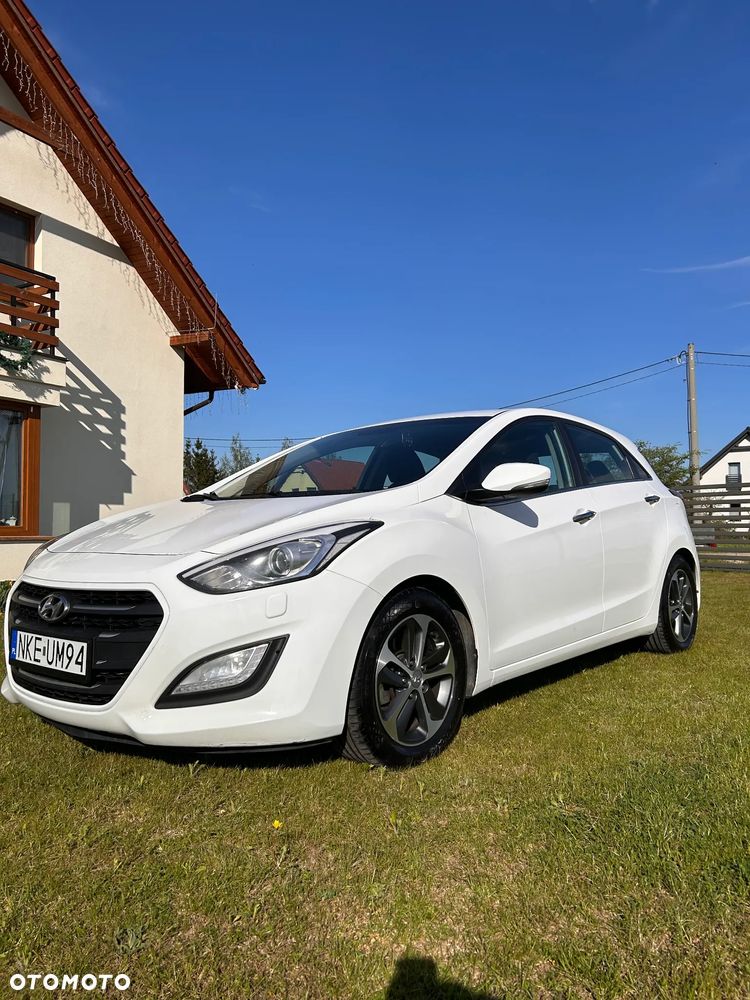 Hyundai i30 blue 1.6 CRDi Premium - 16