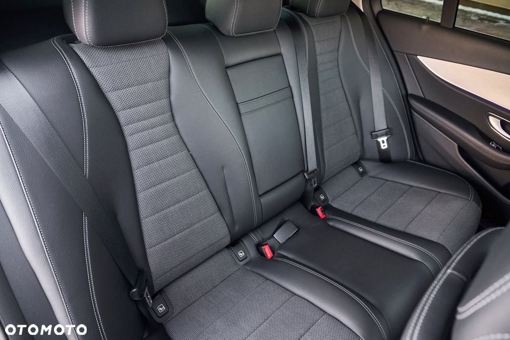 Mercedes-Benz Klasa E 220 d 9G-TRONIC - 23