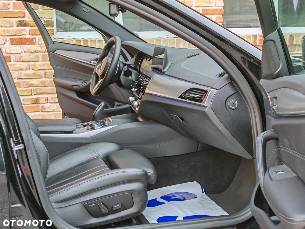 BMW Seria 5 520d xDrive M Sport Edition - 13