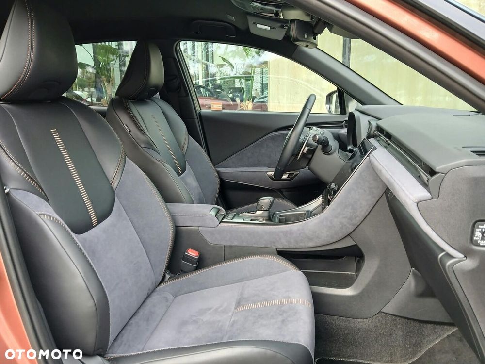 Lexus LBX 1.5 Hybrid Cool AWD - 28