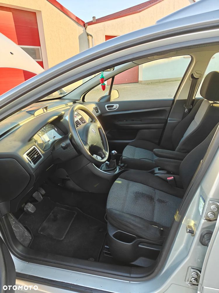 Peugeot 307 1.6 - 9