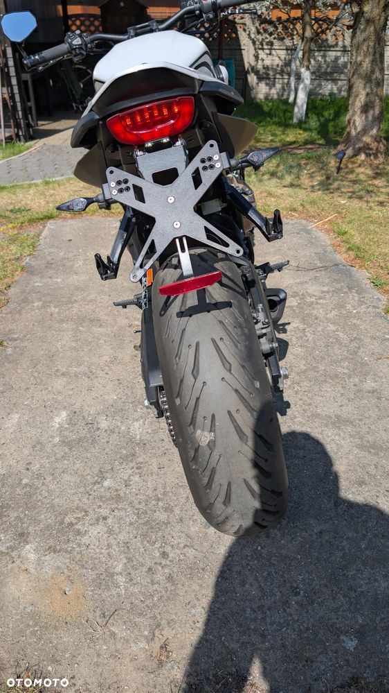 Honda CB - 12