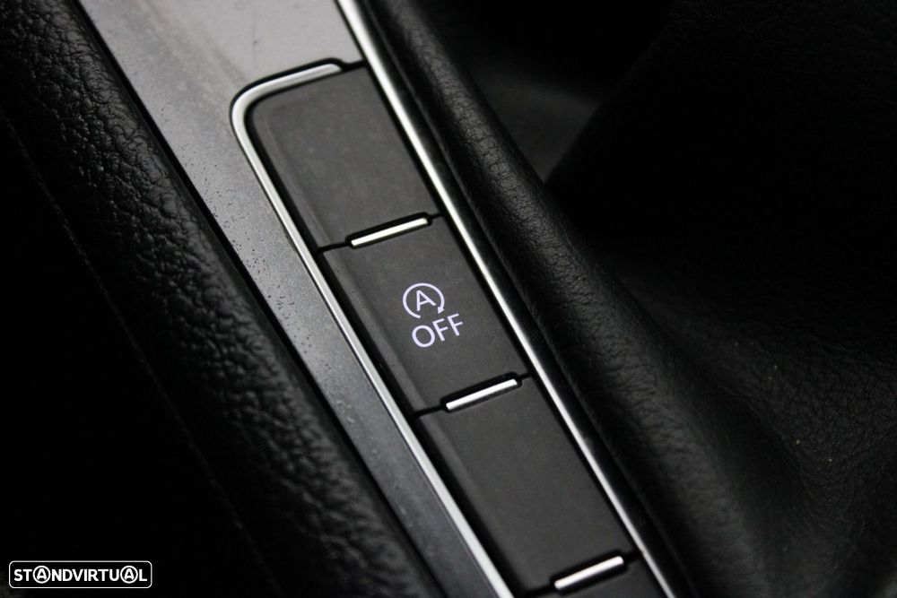 VW Golf Variant 1.6 TDi Confortline - 24