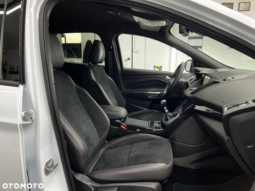 Ford Kuga - 29
