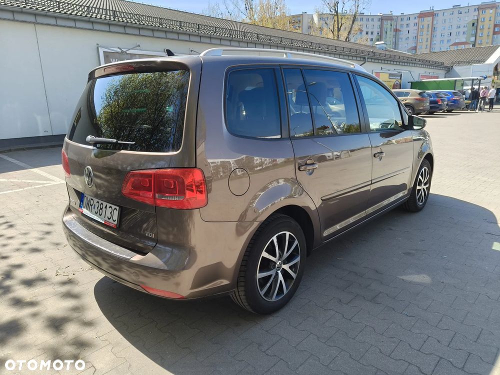 Volkswagen Touran - 4