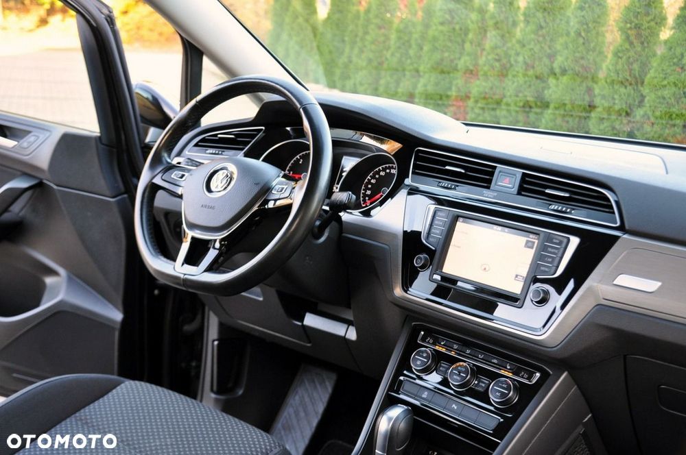 Volkswagen Touran - 26