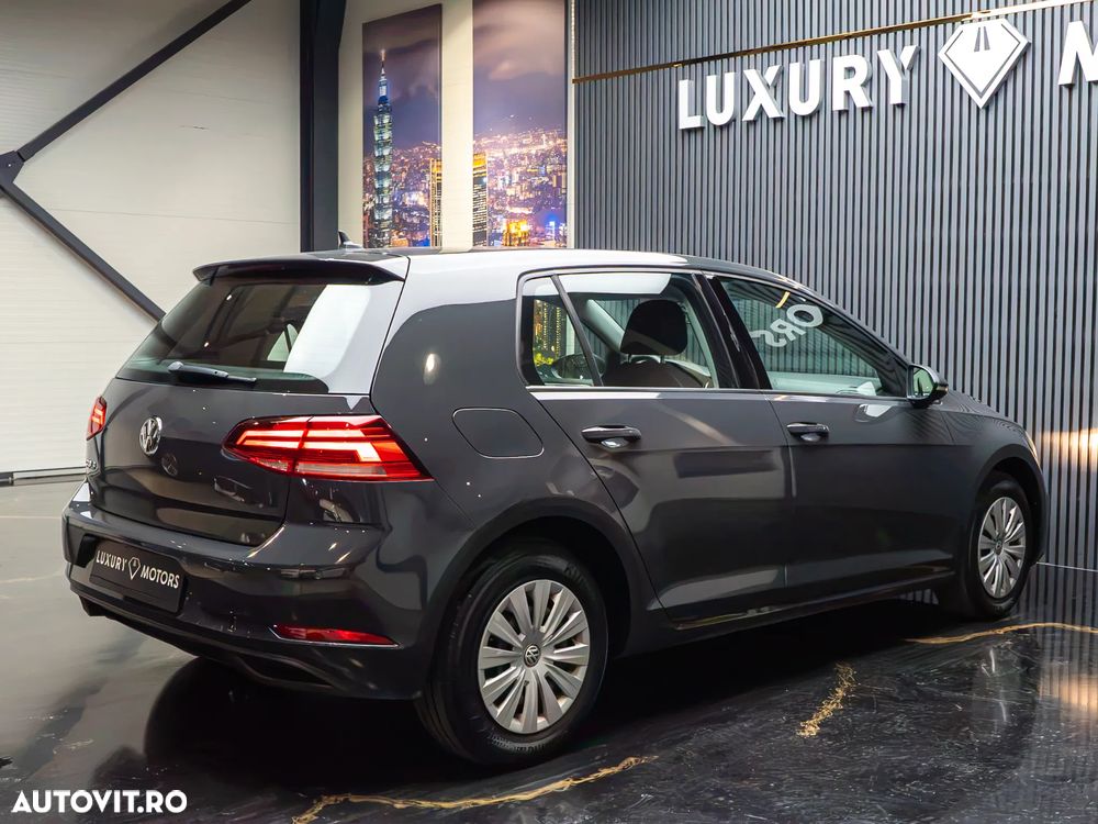 Volkswagen Golf 1.6 TDI Comfortline - 6