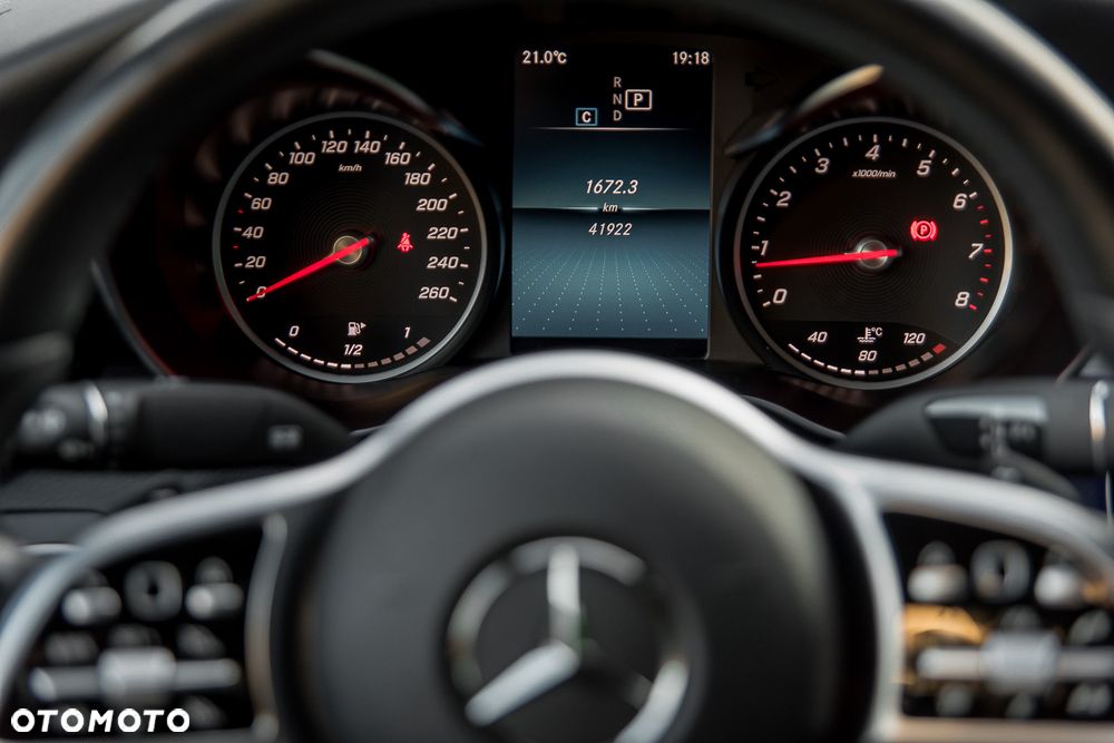Mercedes-Benz Klasa C 300 9G-TRONIC - 27