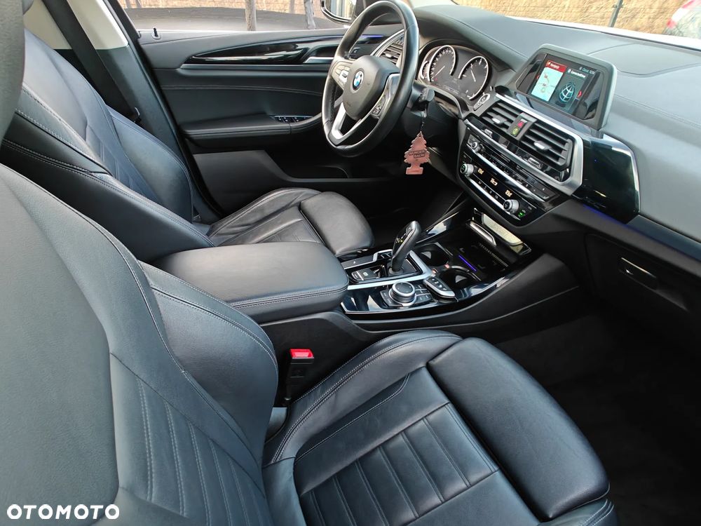 BMW X3 sDrive18d xLine - 15