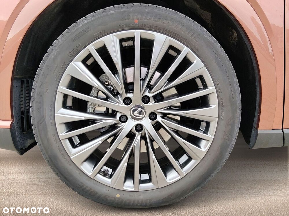 Lexus RX 450h+ Omotenashi - 39