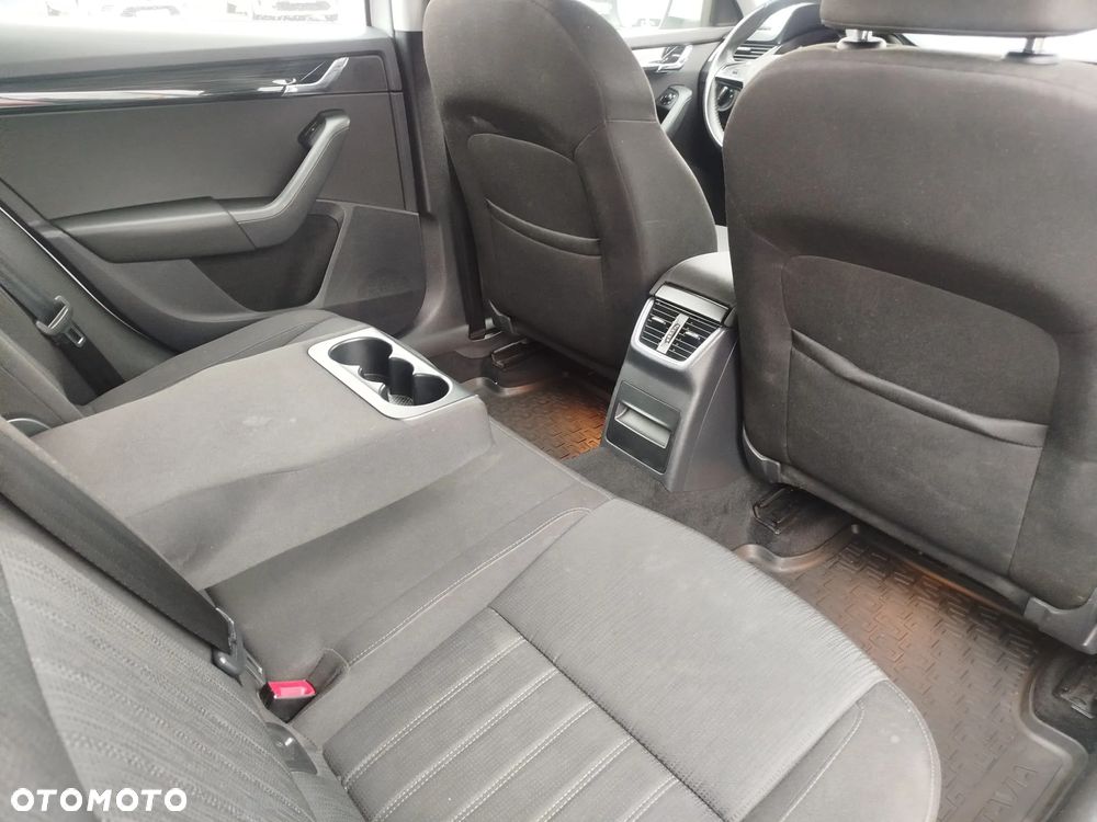 Skoda Octavia 2.0 TDI SCR Style DSG - 9