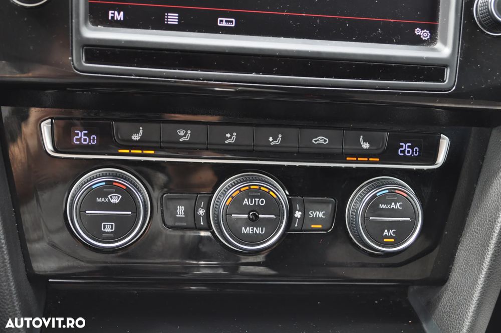 Volkswagen Passat 2.0 TDI SCR 4Motion DSG Highline - 28