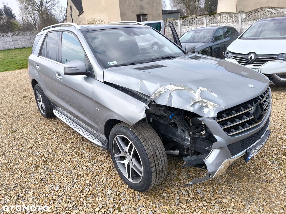 Mercedes-Benz ML - 10